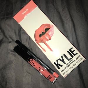 Show Off - Kylie Cosmetics Matte Lip Kit